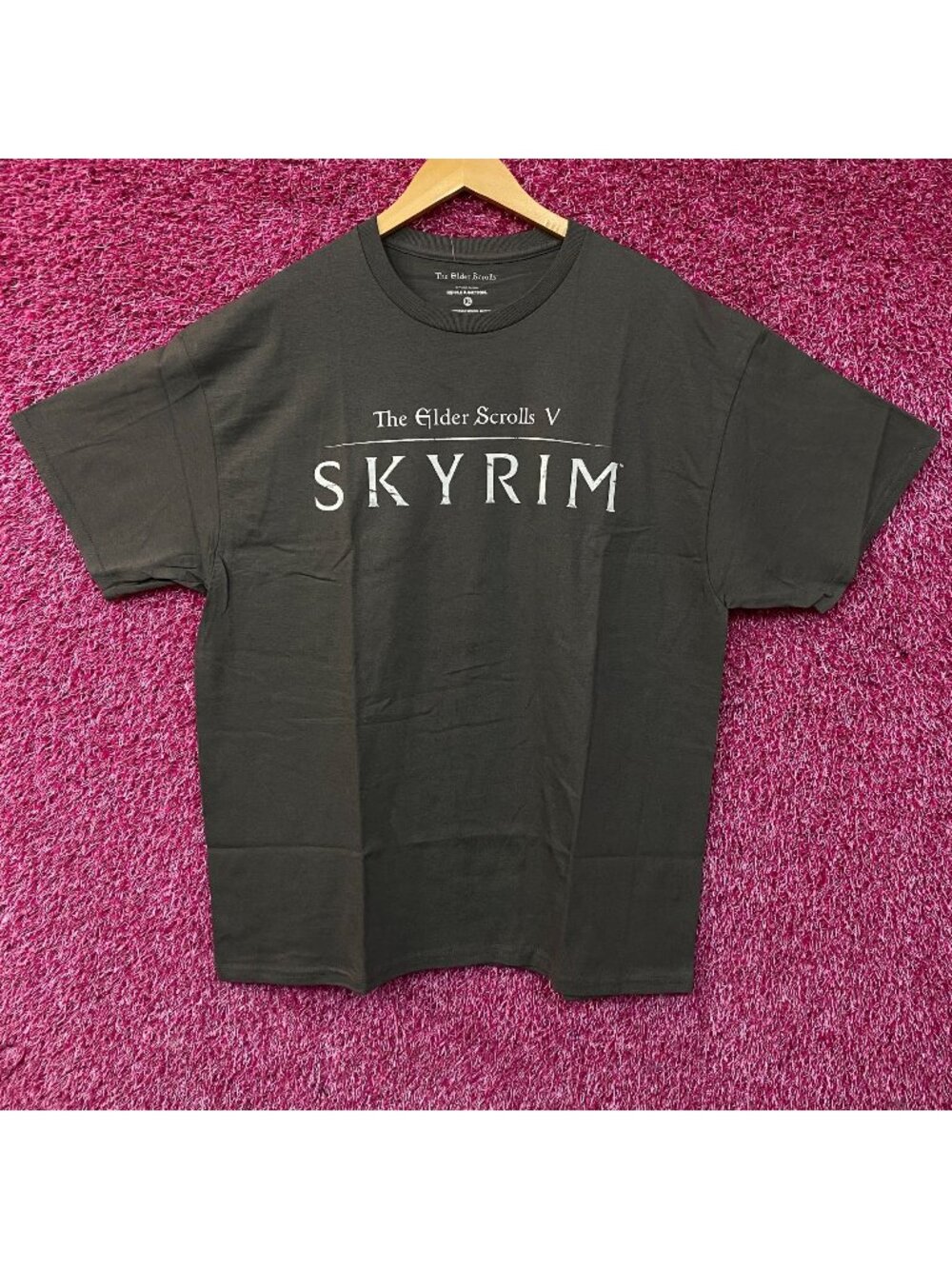 The Elder Scrolls V: Skyrim Video Game Graphic T-Shirt XL